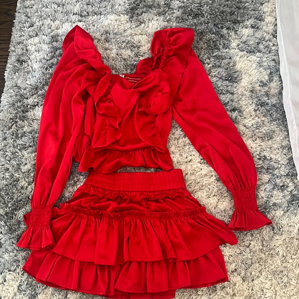 Beautiful red set!! Very soft material and super comfy!!